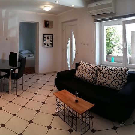 Apartment Melany Senj  Buitenkant foto